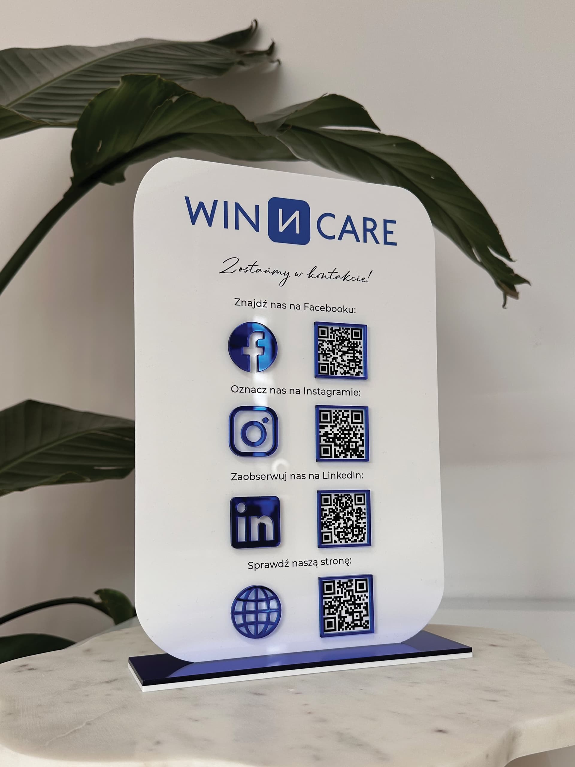 Tabliczka z 4 kodami QR