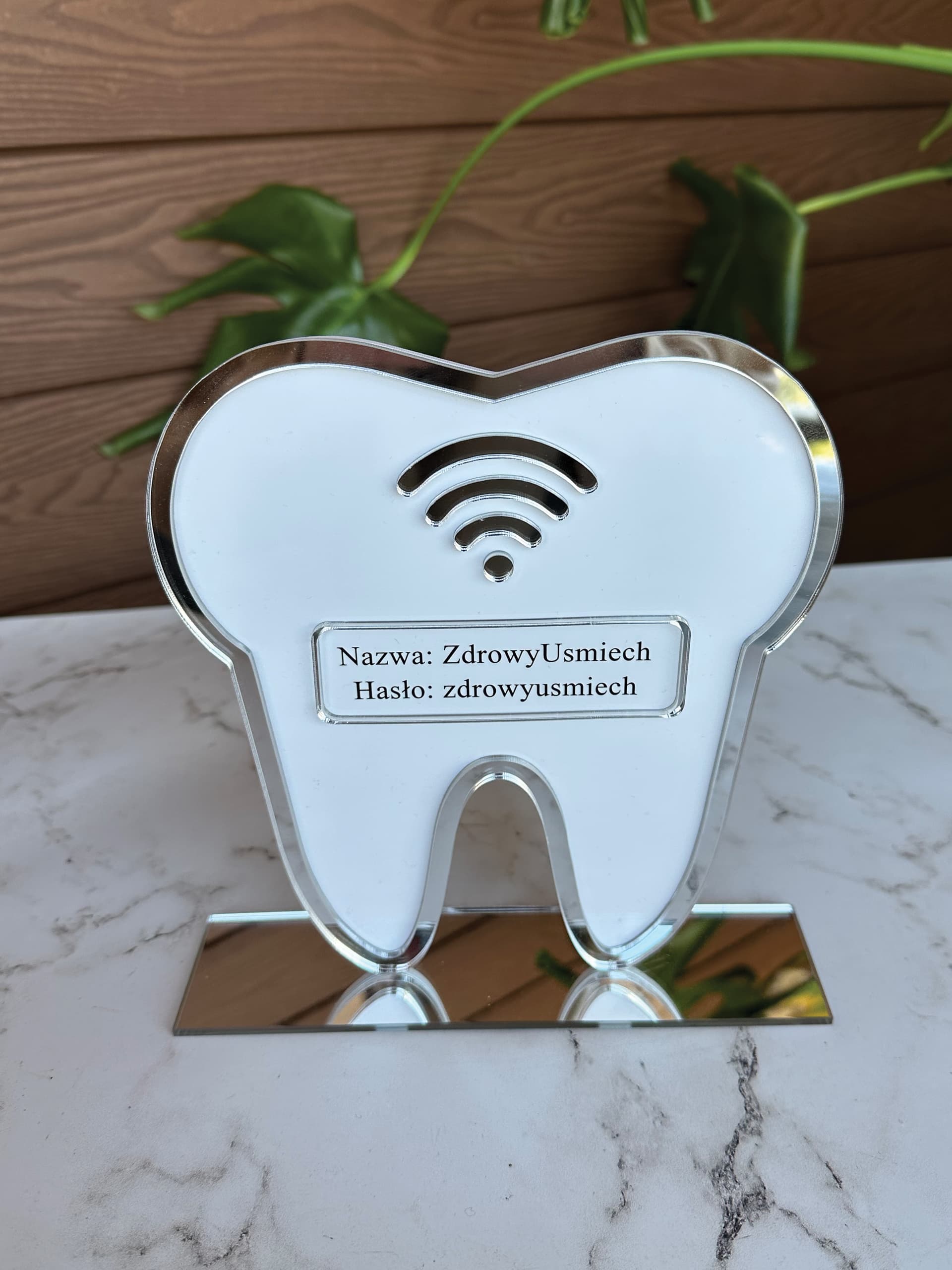 Tabliczka Wi-Fi Ząb